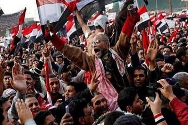 مصری ها دست بردار نیستند