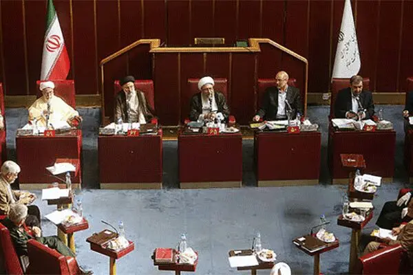 عبدالناصر همتی از وضعیت اقتصادی کشور به مجمع تشخیص گزارش داد