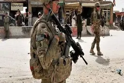 نیروهای آمریکایی در حال خروج از بگرام