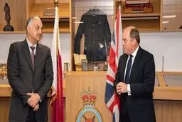 قطر و انگلیس توافق توسعه همکاری دفاعی امضا کردند