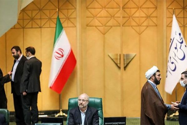 تعطیلی دو ماهه جلسه سران قوا توسط روحانی