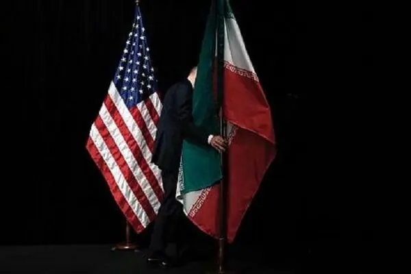 کاسبان تسلیم مشغول به کارند!