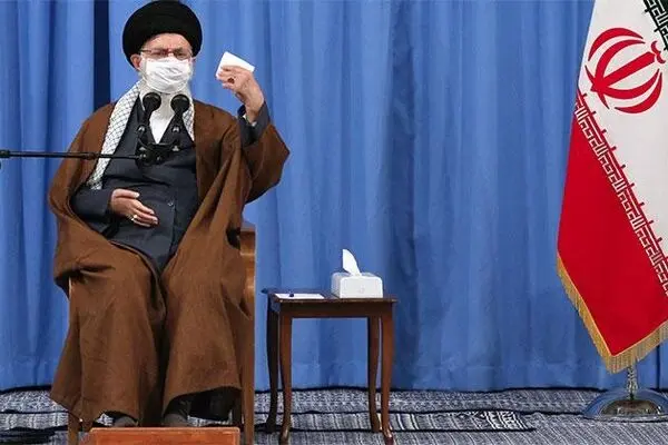 رهبر انقلاب: کشور به همکاری و اتحاد نیاز دارد
