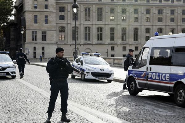 بسته شدن متروی دوگل پاریس در پی تهدید بمب‌گذاری