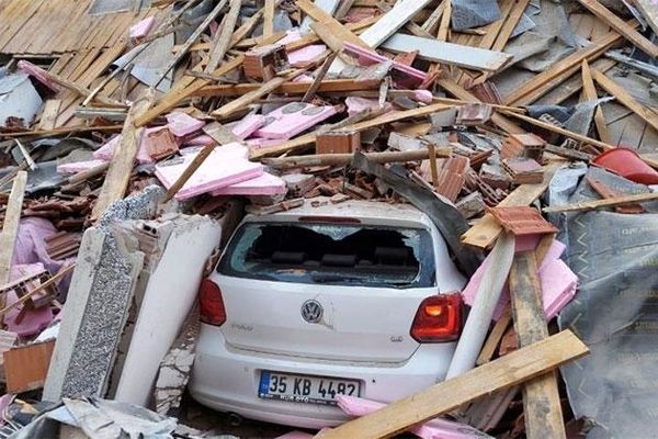 تصاویر: زلزله ازمیر