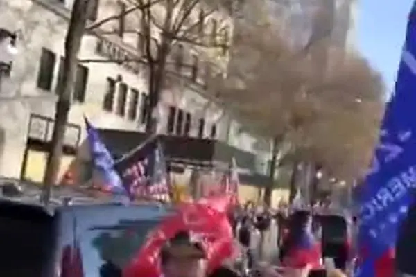 فیلم: ترامپ در جمع طرفدارانش در واشنگتن حاضر شد