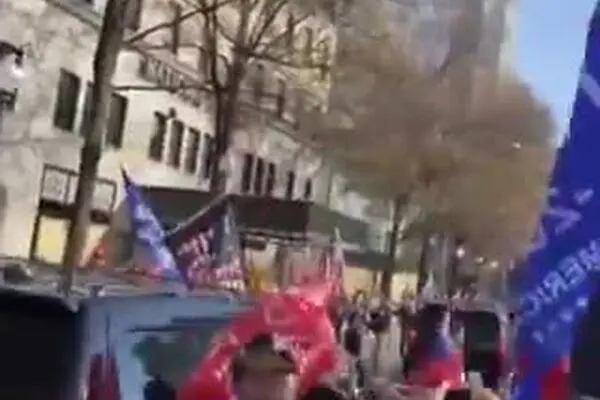 فیلم: ترامپ در جمع طرفدارانش در واشنگتن حاضر شد