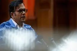 قاضی خطاب به متهم امامی: وکیل شما در صحن دادگاه و در بیرون از چارچوب خارج شده است