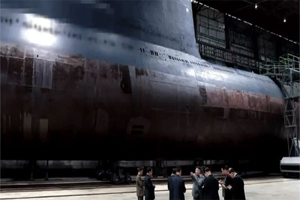 کره شمالی دو زیردریایی قادر به شلیک موشک‌های بالستیک ساخت