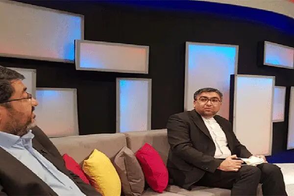 ایزدی: بدهی دولت آمریکا از کل ثروت دنیا بیشتر است