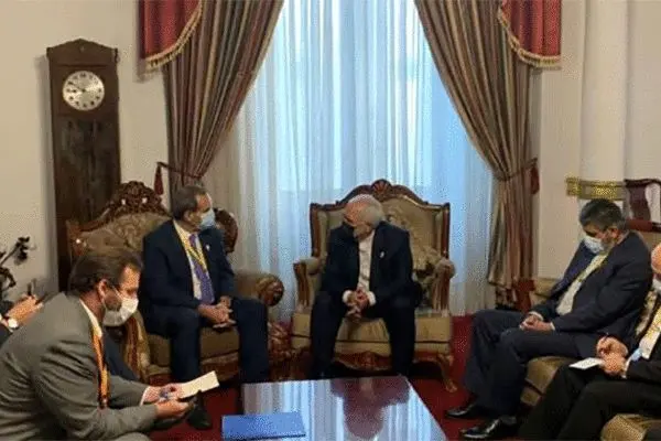 رایزنی ظریف و وزیر خارجه شیلی در لاپاز