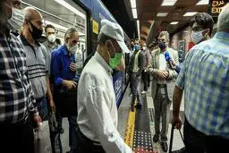 رقص کرونا در اتوبوس و مترو