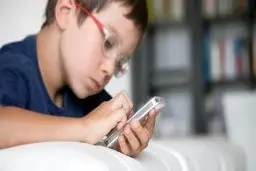 شگرد جدید گوشی دزدی از دانش آموزان!