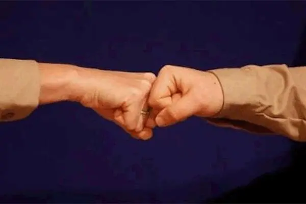 دکتر مردانی: با مشت و آرنج دست ندهیم