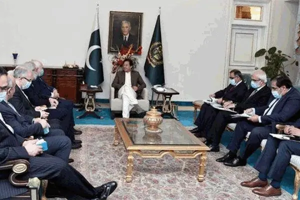 ظریف با عمران خان دیدار کرد