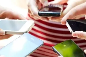 اجاره ساعتی گوشی‌ و تبلت برای دانش‌آموزان