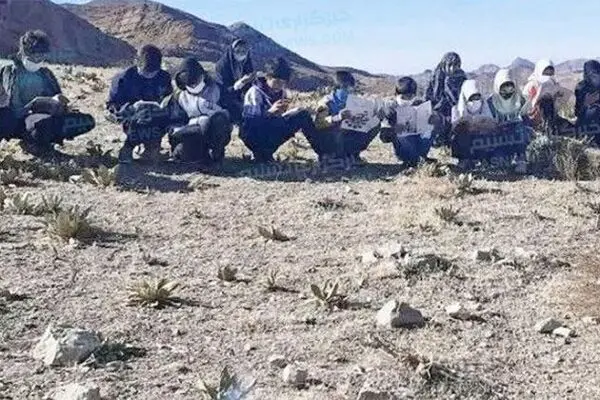 دانش‌آموزانی که برای درس خواندن سر به کوه گذاشتند!