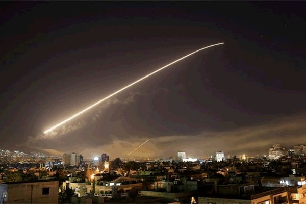 شب ناآرام آسمان دمشق