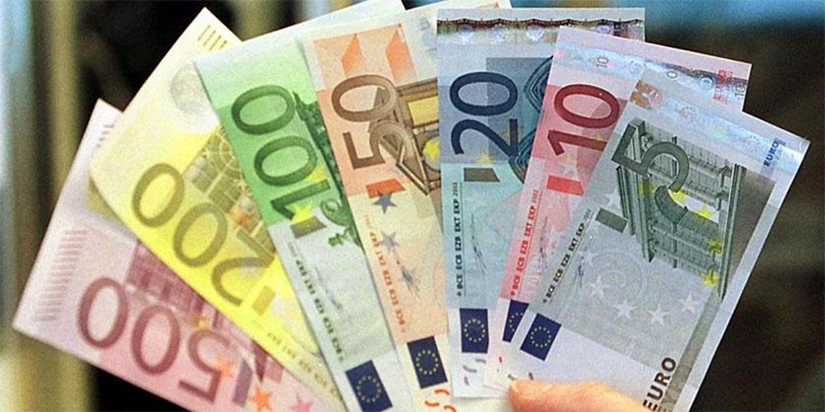 یورو پرتراکنش‌ترین ارز جهان شد