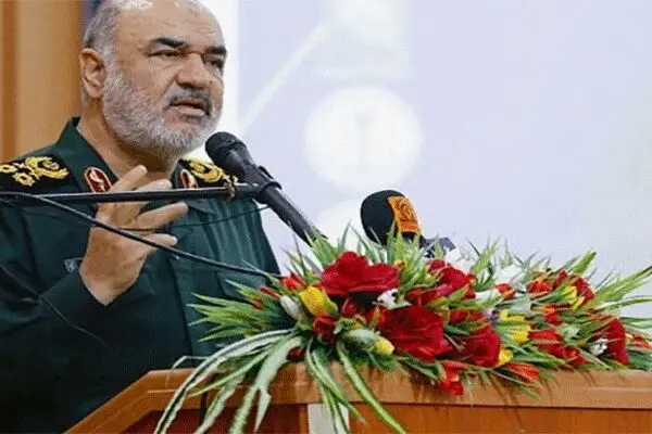 بسیجیان در برابر دشمن تسلیم ناپذیر، مستحکم و شکست ناپذیرند