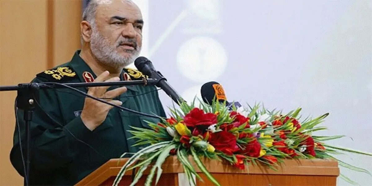 بسیجیان در برابر دشمن تسلیم ناپذیر، مستحکم و شکست ناپذیرند