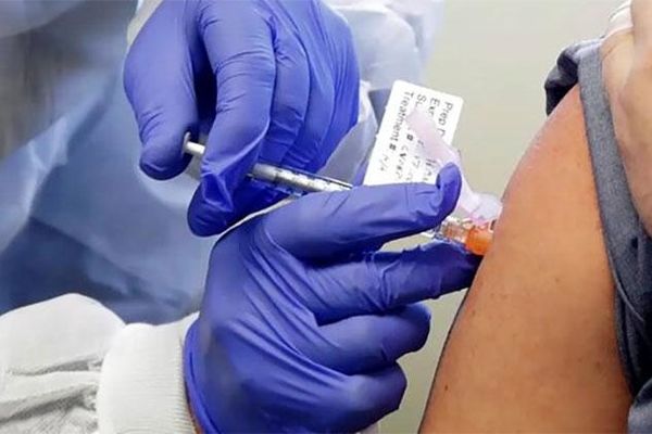 انگلیس واکسن کرونای فایزر را بررسی می‌کند
