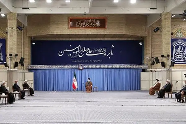 جلسه ویژه شورای عالی هماهنگی اقتصادی در حضور رهبرانقلاب در حال برگزاری است