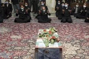 عکس: تشییع پیکر شهید محسن فخری‌ زاده - حرم مطهر رضوی