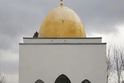 پاریس ۷۶ مسجد را در روزهای آتی بازرسی می‌کند!