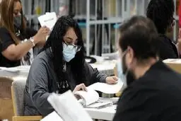 ستاد ترامپ: نتایج انتخابات در جورجیا را باطل کنید