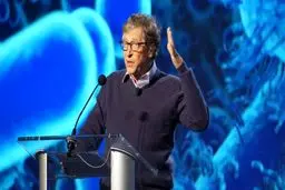 بیل گیتس: تا بهار ۲۰۲۱ به حالت عادی برمی‌گردیم