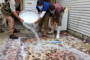 تصاویر: امداد رسانی گروه‌های جهادی به مردم اهواز