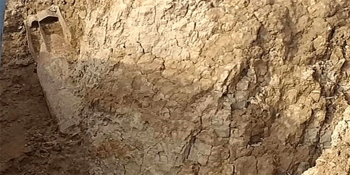 عکس: کشف بمب ۵۰۰ پوندی در پلدختر