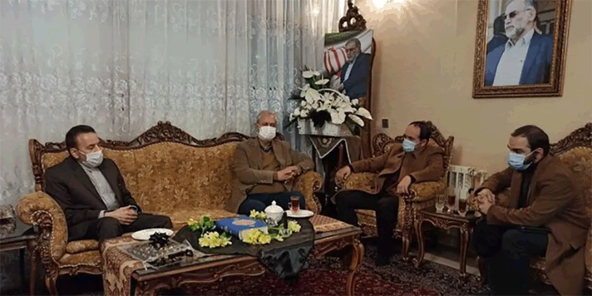 حضور واعظی و ربیعی در منزل شهید فخری زاده
