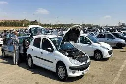 پیش‌خریداران خودرو نقره داغ شدند