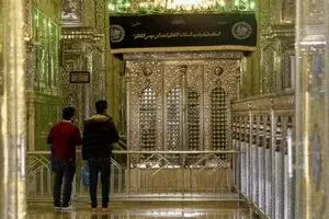 گشوده شدن درهای حرم شاهچراغ (ع) به روی زائران