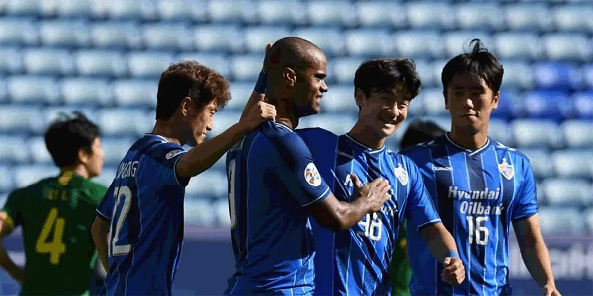 اولسان هیوندای کُره حریف پرسپولیس در فینال