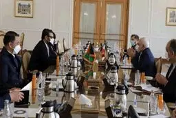 دیدار مشاور امنیت ملی رئیس جمهور افغانستان با ظریف