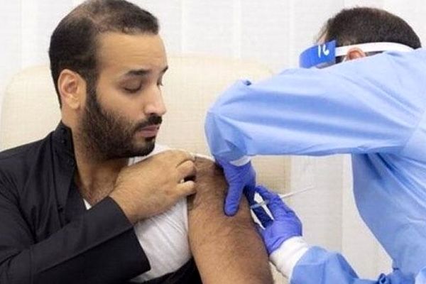 محمد بن سلمان واکسن کرونا تزریق کرد