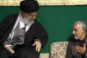 اعطا نشان فداکاری ارتش به شهید سلیمانی