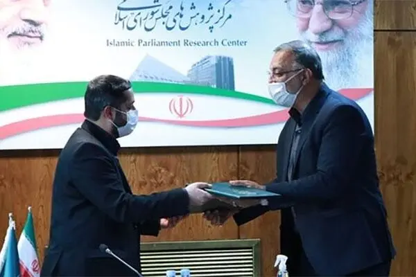 زاکانی: نظام به اندازه یک دهم فرصت‌ها هم دچار تهدید نیست