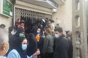مردم برای مجوز تردد، دوباره روانه فرمانداری شدند