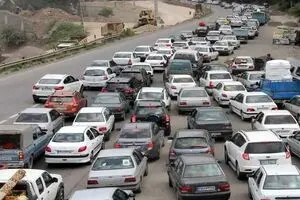 وضعیت ترافیک محورهای شمال | ترافیک سنگین در هراز و باران در مازندران