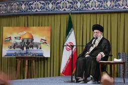 رهبر انقلاب: میدان، میدانِ غزه و اسرائیل نیست، میدانِ حق و باطل است