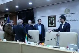 اندر مذمت ستادهای ملی و شوراهای عالی