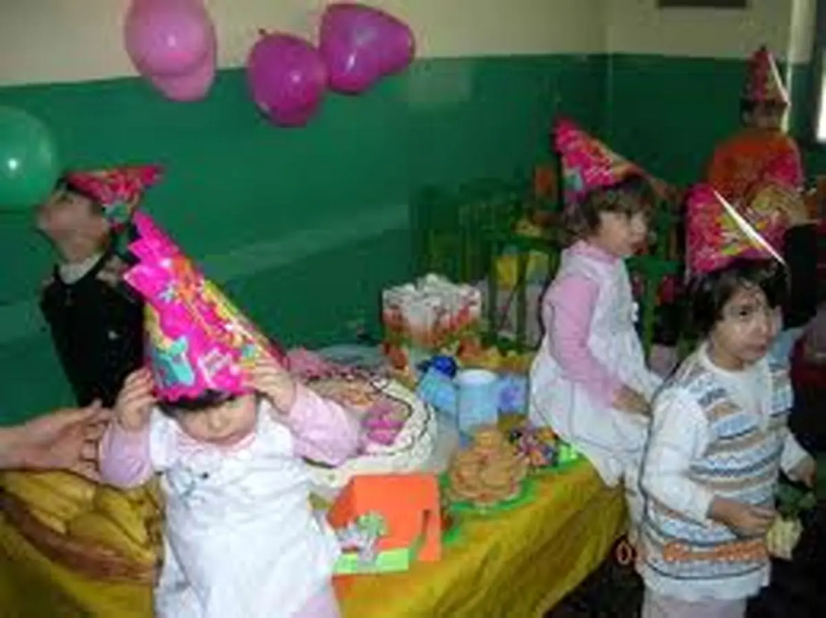 زنگانه با بیان اینکه از ۷ میلیون کودک واجد شرایط برای گذراندن دوره‌های آموزشی در مهدهای کودک و پیش دبستانی تنها یک میلیون کودک در آموزش و پرورش و بهزیستی تحت حمایت و آموزش قرار دارند، گفت: برخی عنوان می‌کنند که بهزیستی علت تمامی آسیب‌های اجتماعی در جوانان