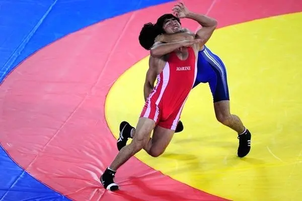 مهدی تقوی به فینال کشتی آزاد قهرمانی جهان راه یافت؛ فردین معصومی حذف شد