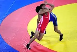 مهدی تقوی به فینال کشتی آزاد قهرمانی جهان راه یافت؛ فردین معصومی حذف شد