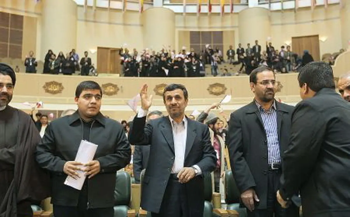 حضور رئیس جمهور در نخستین اجلاس "وحدت و انسجام ملی جوانان ایرانی"
