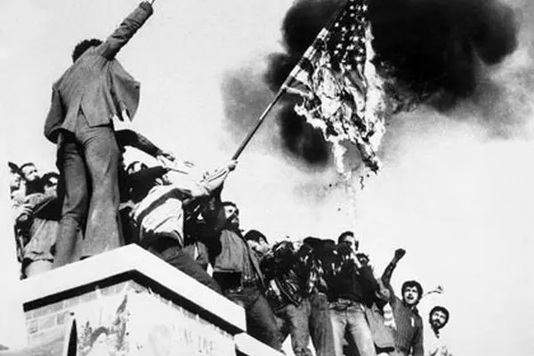 انتشار کتاب «روز خدا»؛ روایت سیدمحمدهاشم پوریزدان‌پرست از روزهای تسخیر لانه جاسوسی